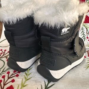 Sorel Black and White Snow Boots 7c little kids
